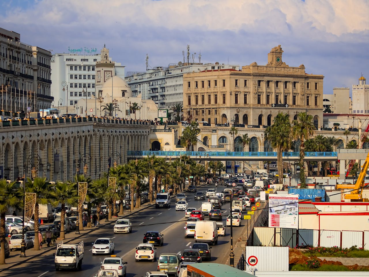 gallery-5 Captivating view of downtown Algiers, showcasing historic architecture and vibrant city life.